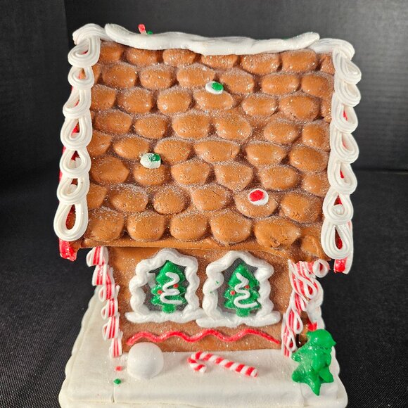 Claydough Light Up LED, Gingerbread House With Santa And Reindeer 9" Tall - Picture 13 of 14